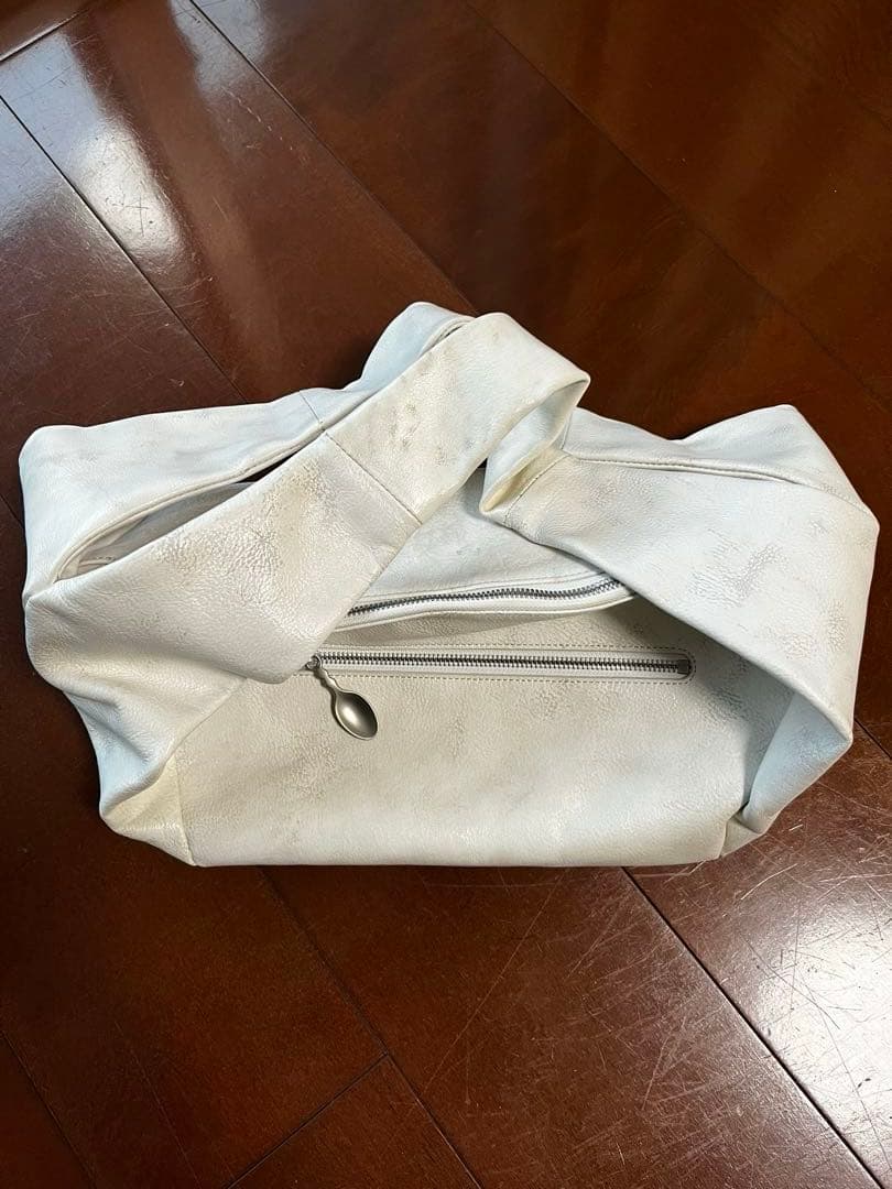 ヒロコハヤシ　（セッコ）　トートM