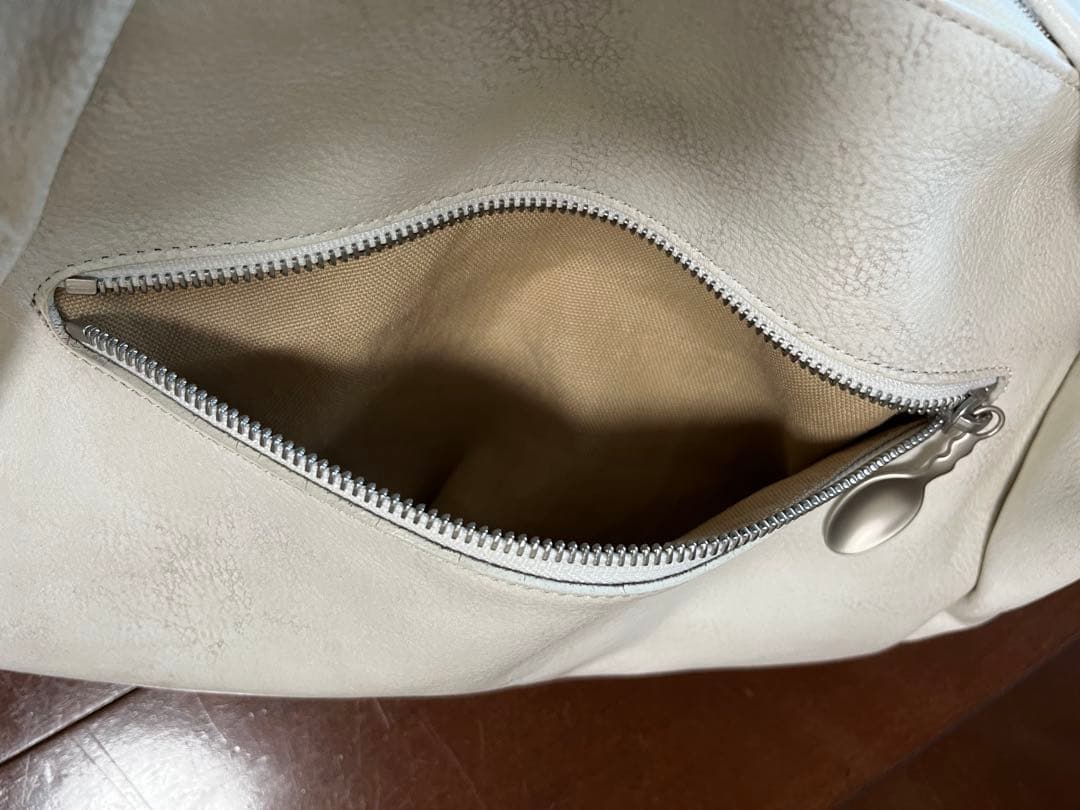 ヒロコハヤシ　（セッコ）　トートM