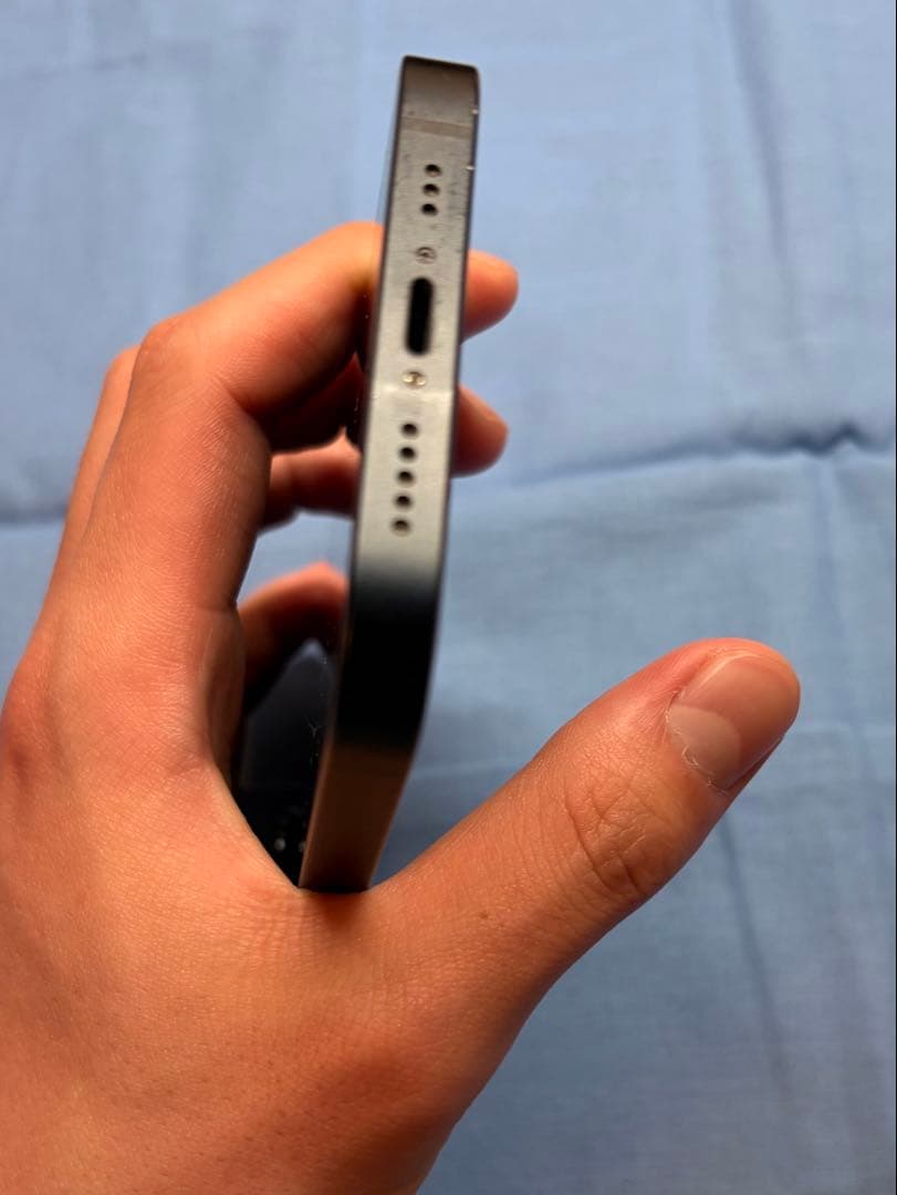 iPhone 13 128GB ミッドナイト 黒 残充電86%