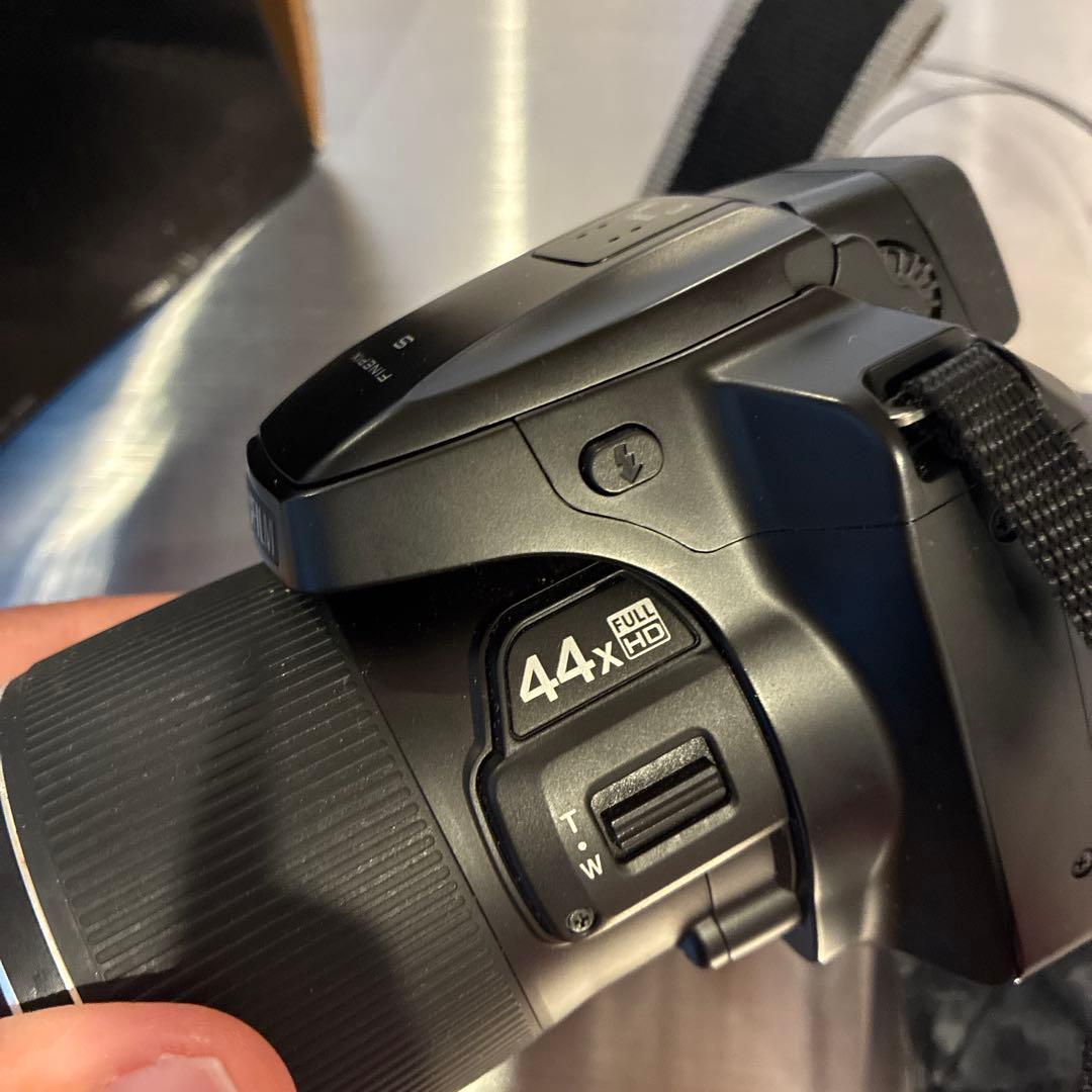 FUJIFILM FINEPIX S8400 本体　送料込み