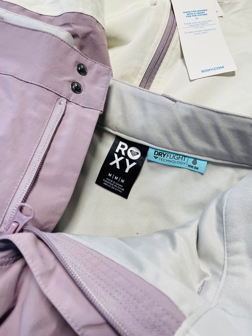 新品 ROXY 2026 最新スノーボードウェア Mサイズ レディース ロキシー