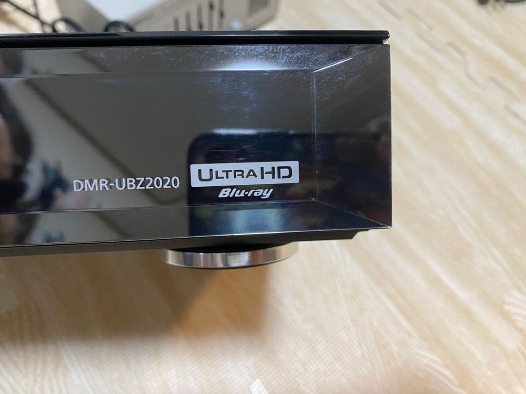 美品！3チューナー 2TB パナソニック DMR-UBZ2020 2017年製