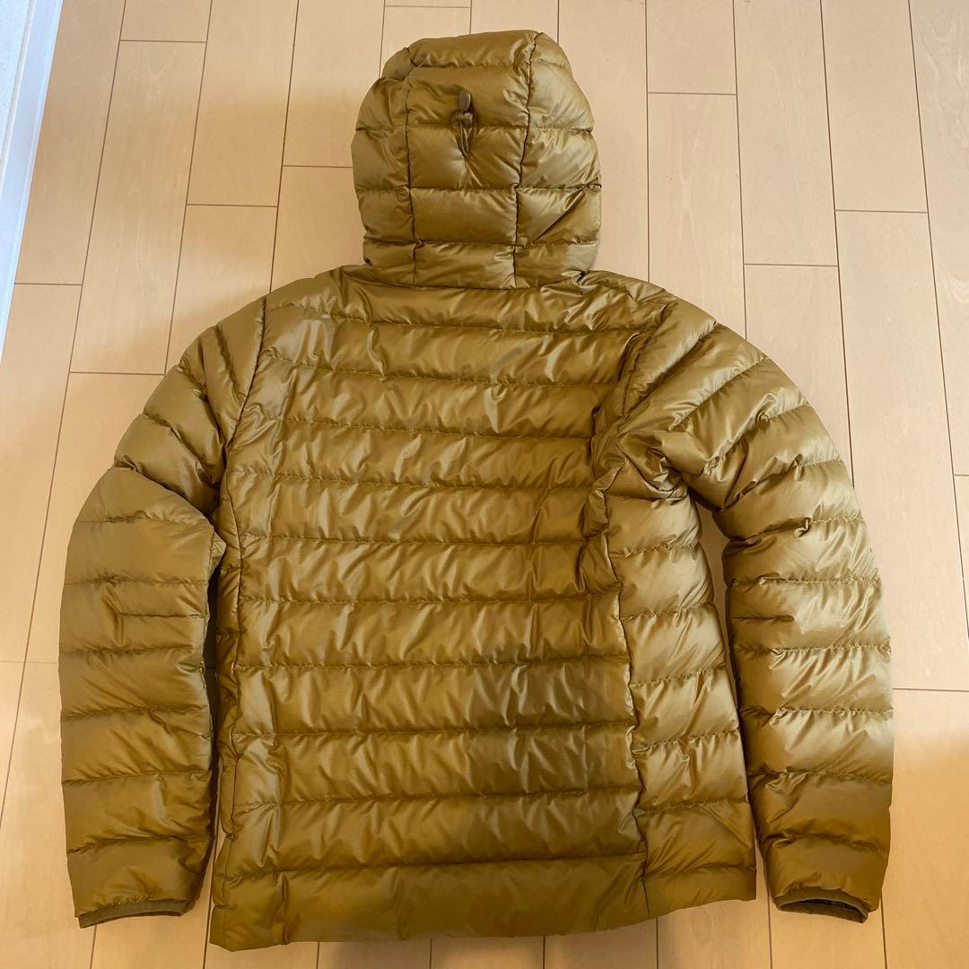 patagonia ダウンセーター　フーデイ　プルオーバー　Sサイズ