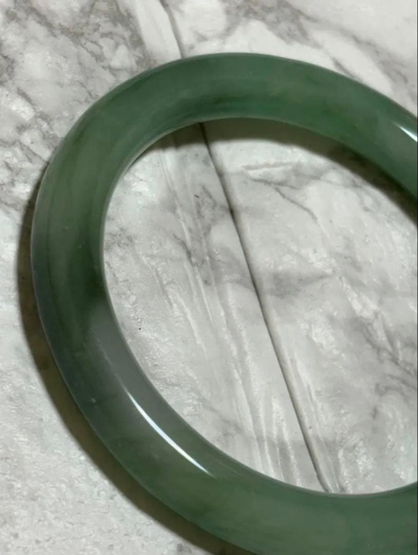 翡翠バングル？