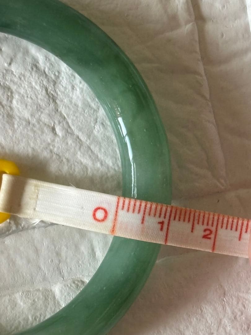 翡翠バングル？