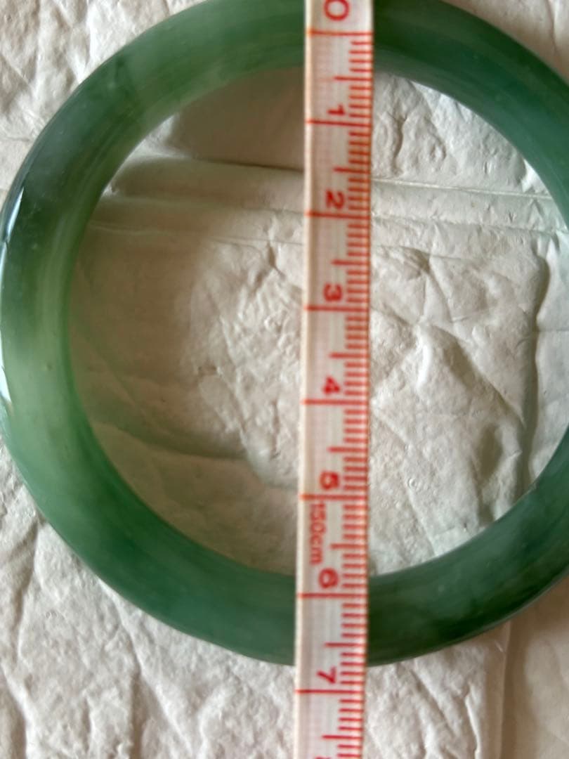 翡翠バングル？