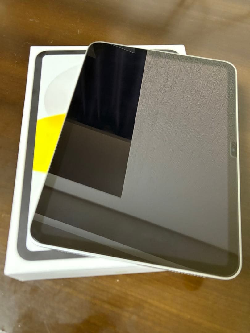 Apple iPad 第10世代　シルバー 本体　Wi-Fiモデル　64GB