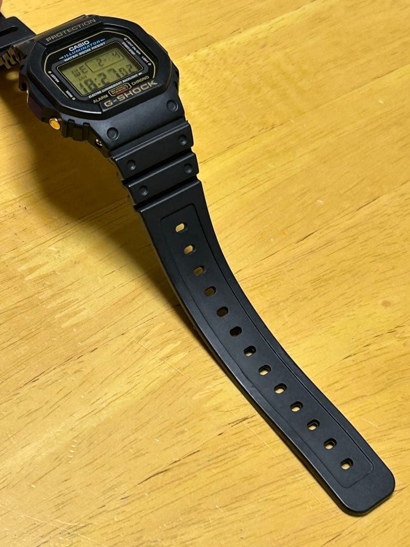 casio G-SHOCK ジーショックDW-5600E 良好　美品　ゴールド