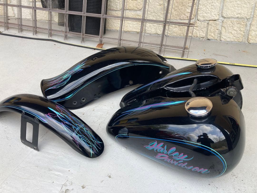 ミコライオさん専用。ハーレーエボソフテイルタンクセット