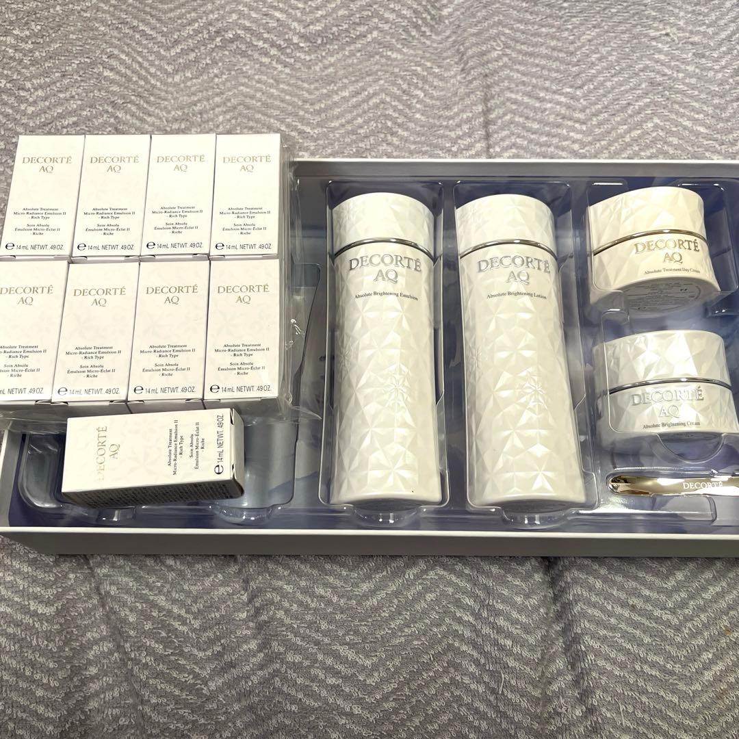 コスメデコルテ　クリスマスコフレ2024