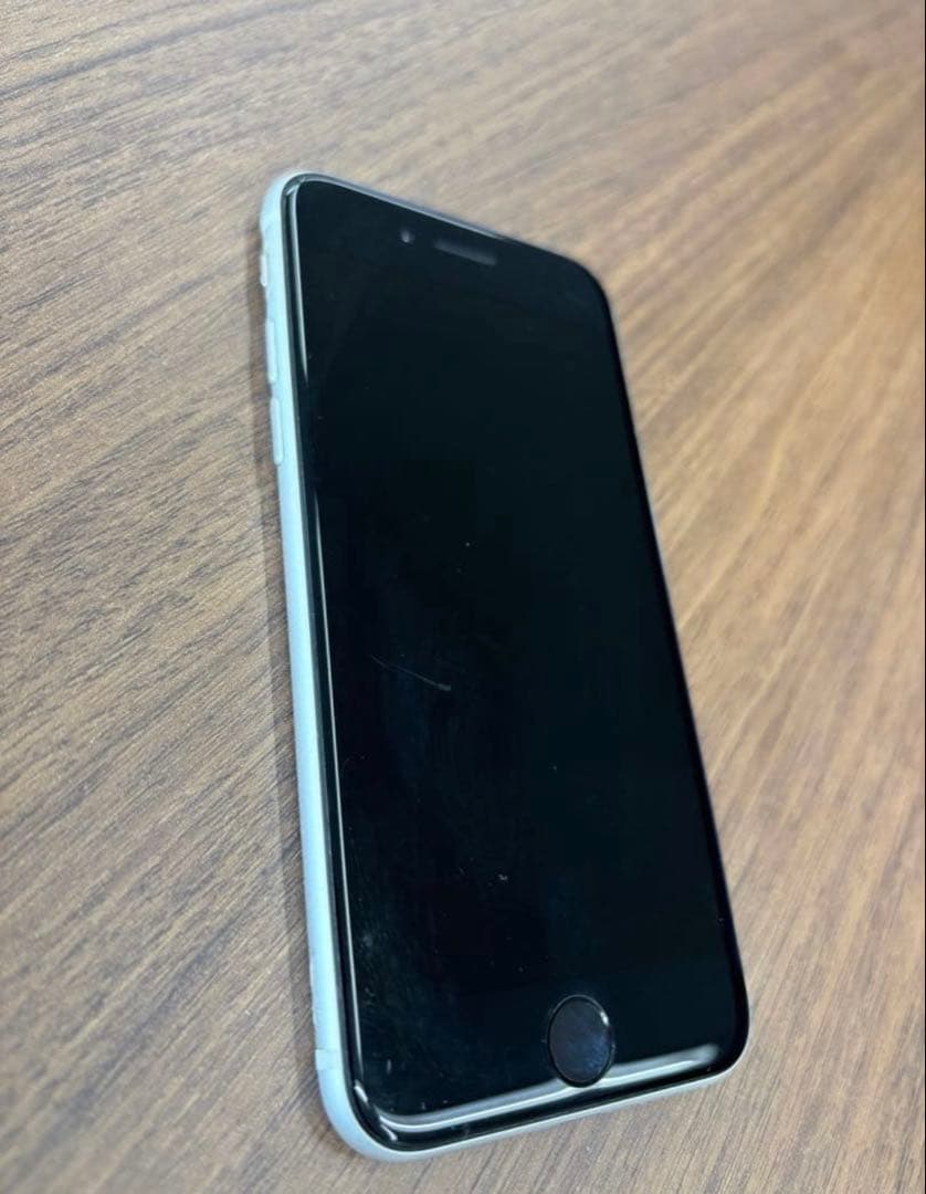 【美品】Apple iPhone SE (第2世代) ホワイト