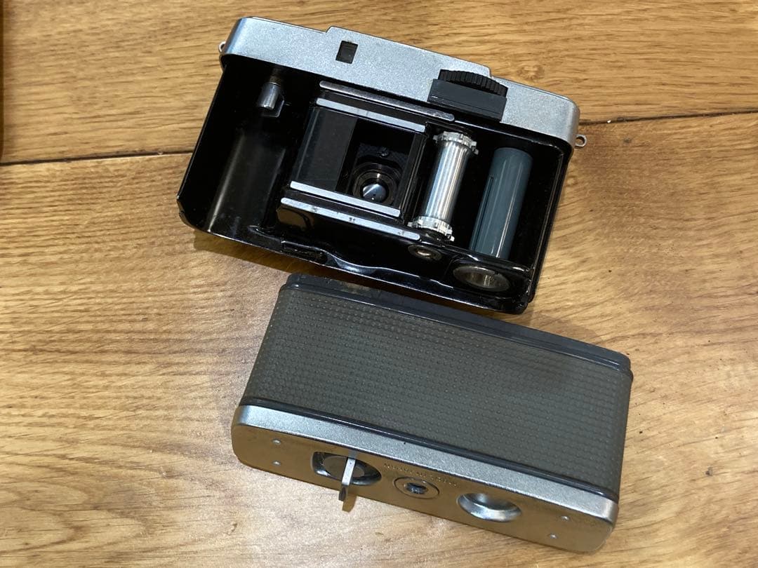 OLYMPUS Pen フィルムカメラ レンズキャップ付き