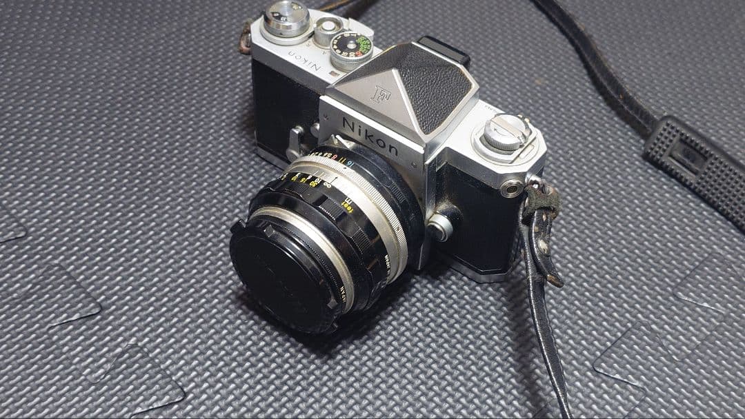 希少品 ニコンF レンズ付き 一眼レフ フィルムカメラ