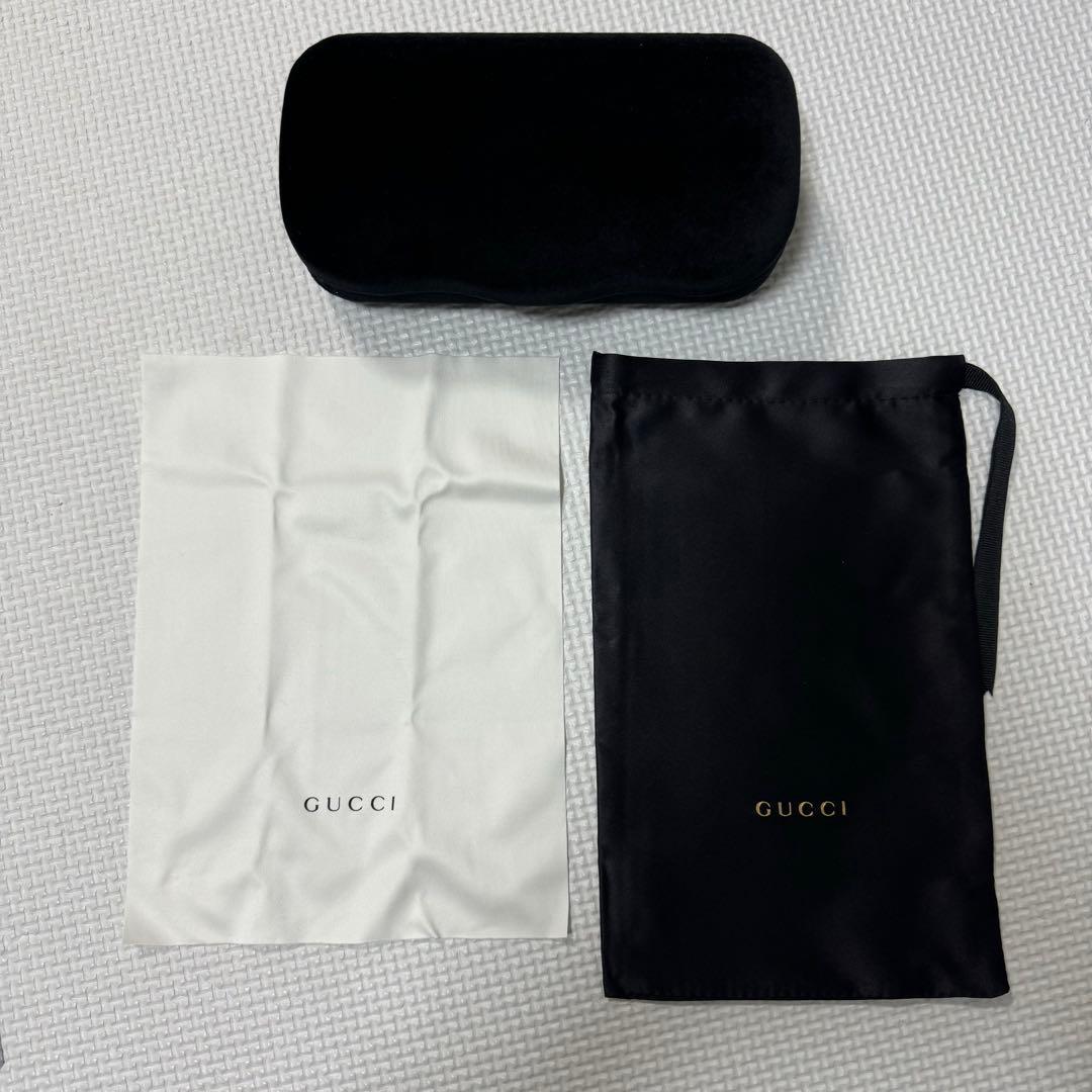 Gucci ブラウンサングラス ゴールドロゴ