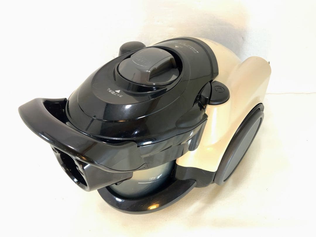 すもも　SHARP POWER CYCLONEクリーナー　EC-CT12