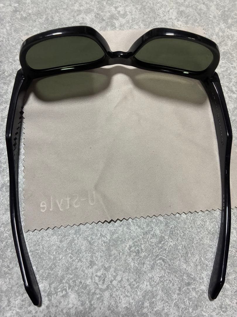 Oakley garage Rockマロン8です。