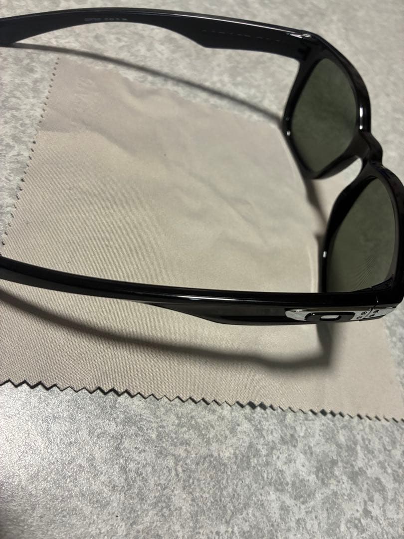 Oakley garage Rockマロン8です。