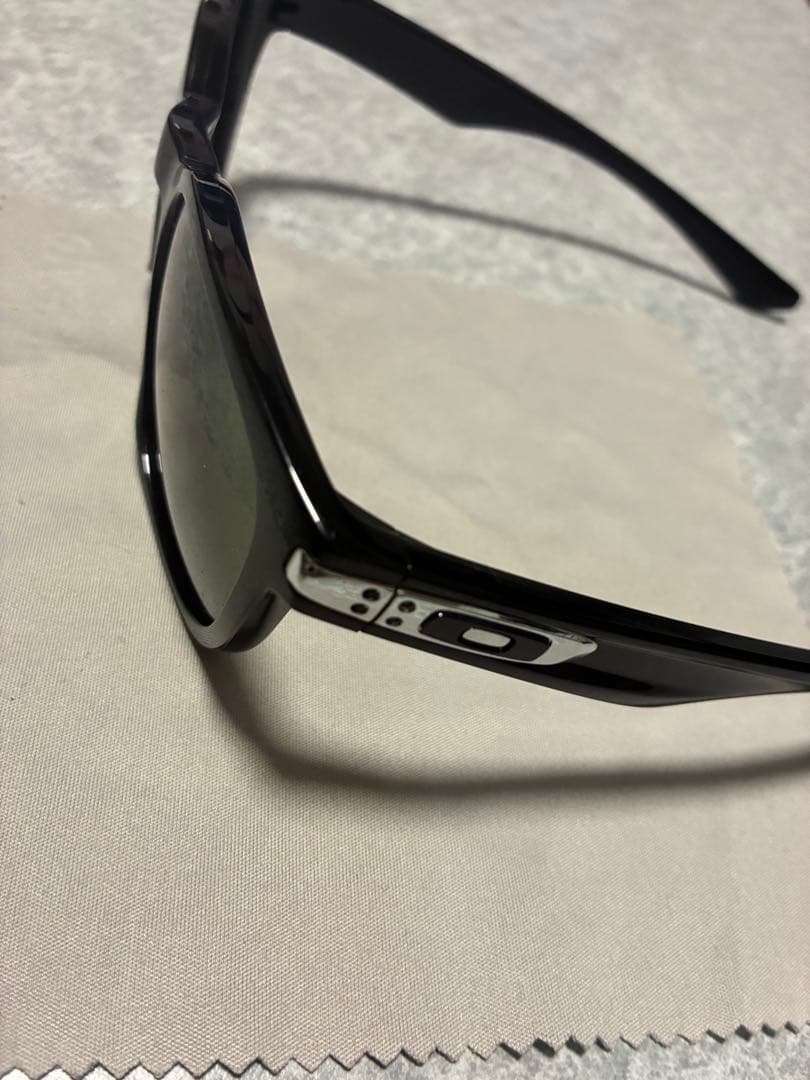 Oakley garage Rockマロン8です。
