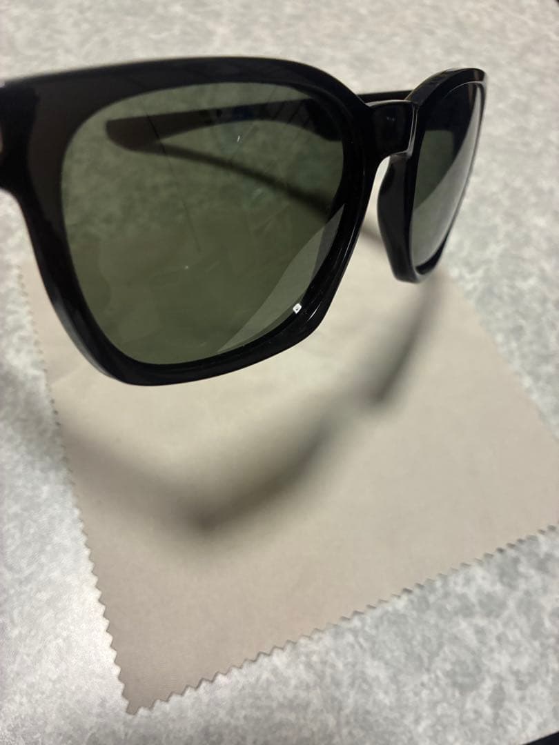 Oakley garage Rockマロン8です。