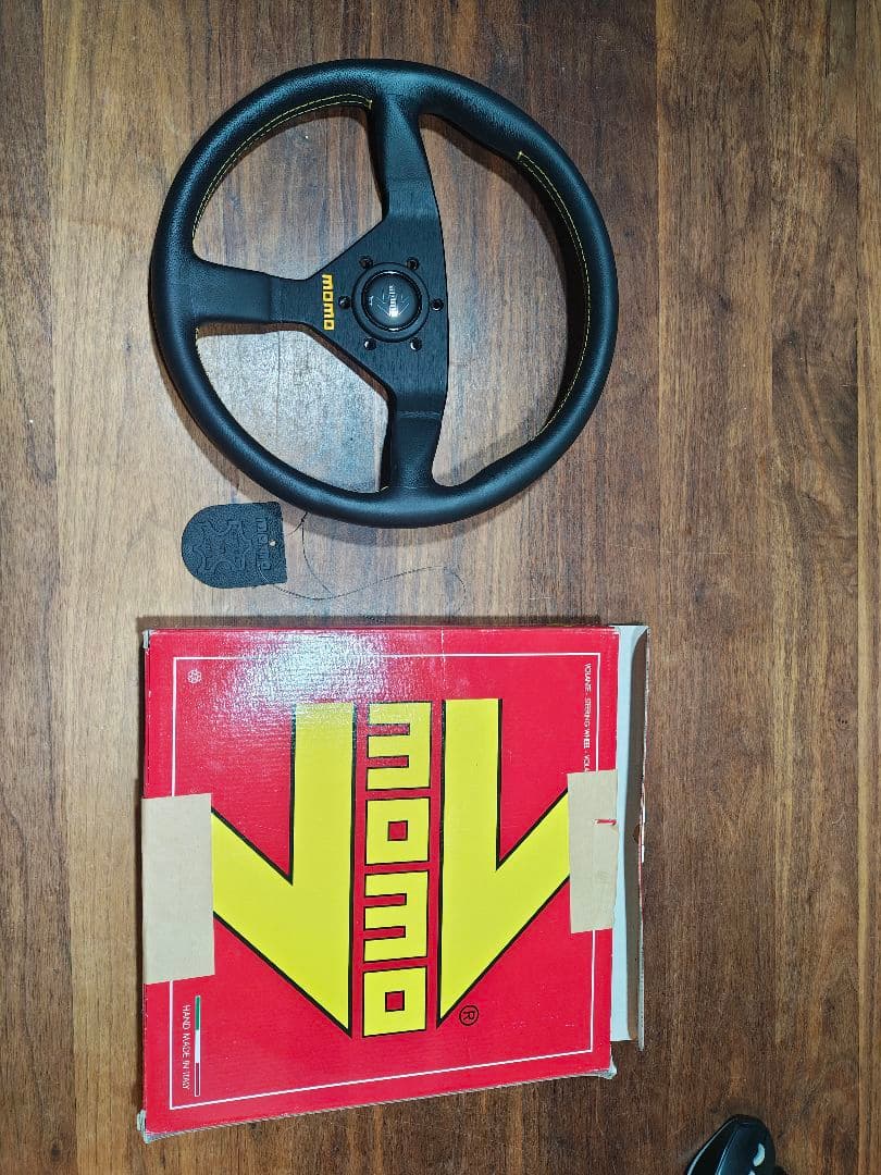 momo ステアリング ベローチェ 35Φ