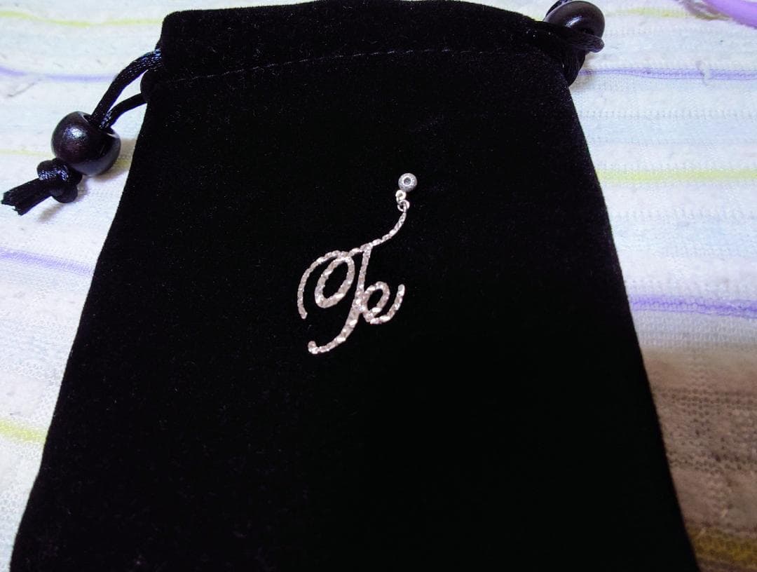 クアラントット 'Te e Me' 片耳用ピアスキャッチ