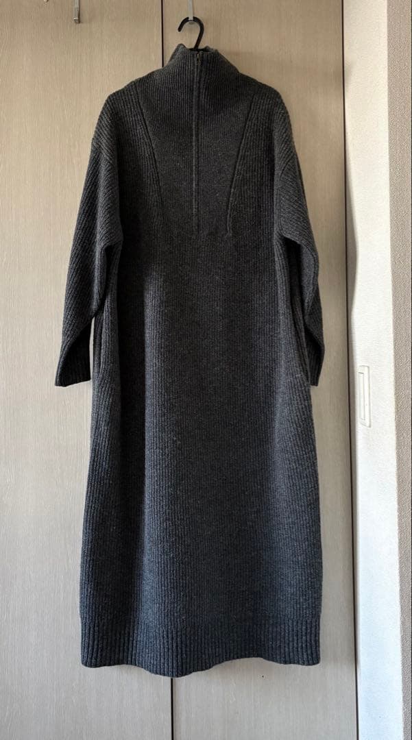 北欧暮らしの道具店　グレー ハイネック ハーフジップ　ロングニットワンピース