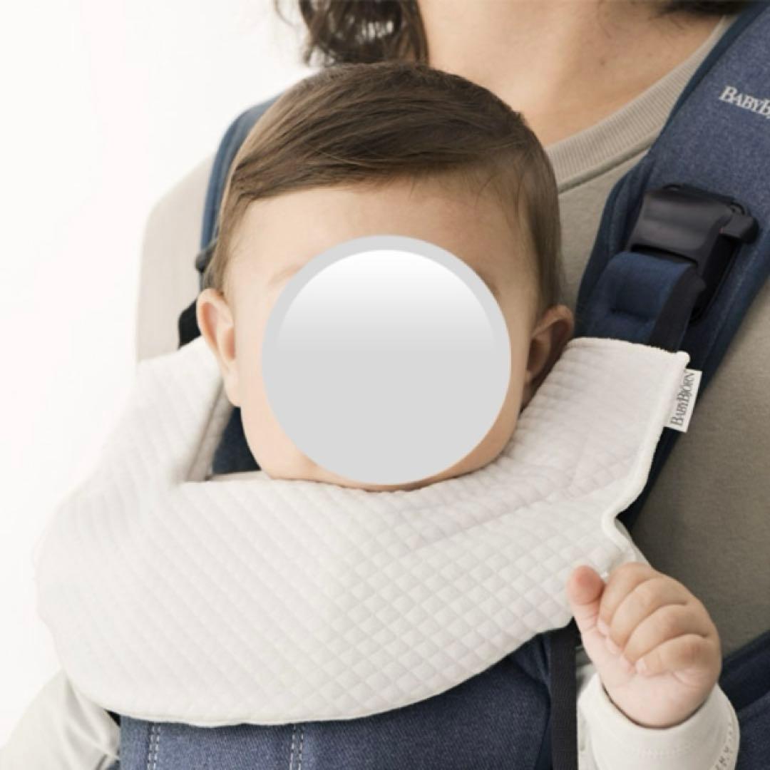 【未使用】BABYBJORNワンカイエアー抱っこ紐グレーメッシュ　スタイ付き
