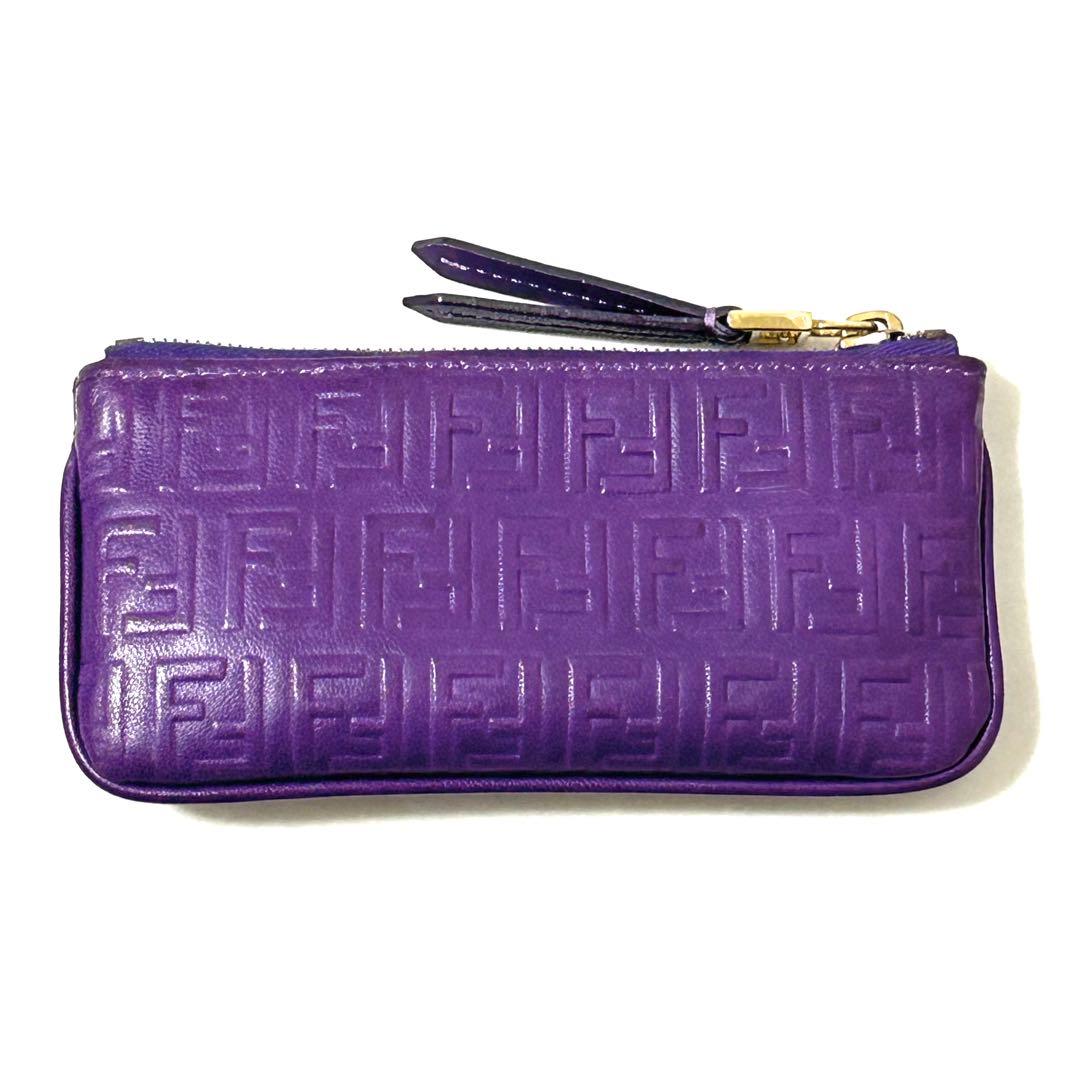 美品 FENDI フェンディ ズッカ エンボス加工 レザー ケース