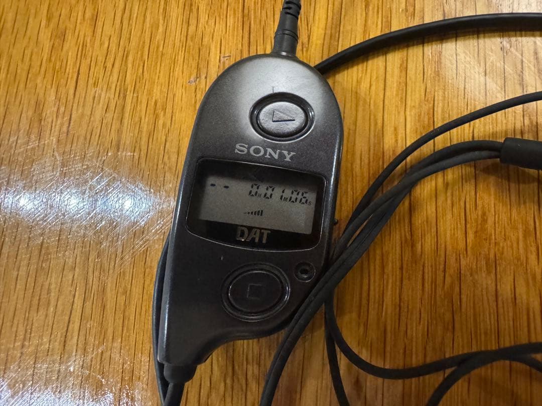 WMD-DT1 SONY DAT ウォークマン【動作品 経年劣化/一部破損有】