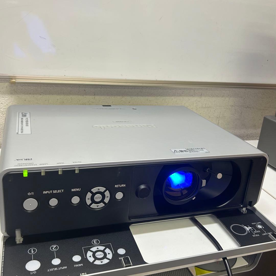 Panasonicパナソニック 液晶プロジェクター PT-FW300