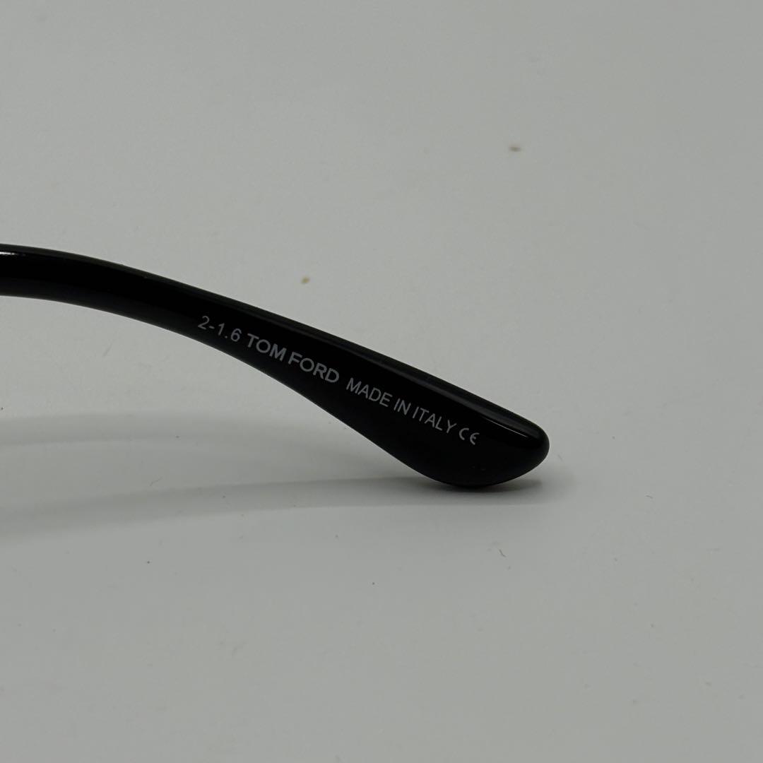 TOM FORD ブラックサングラス ケース付き