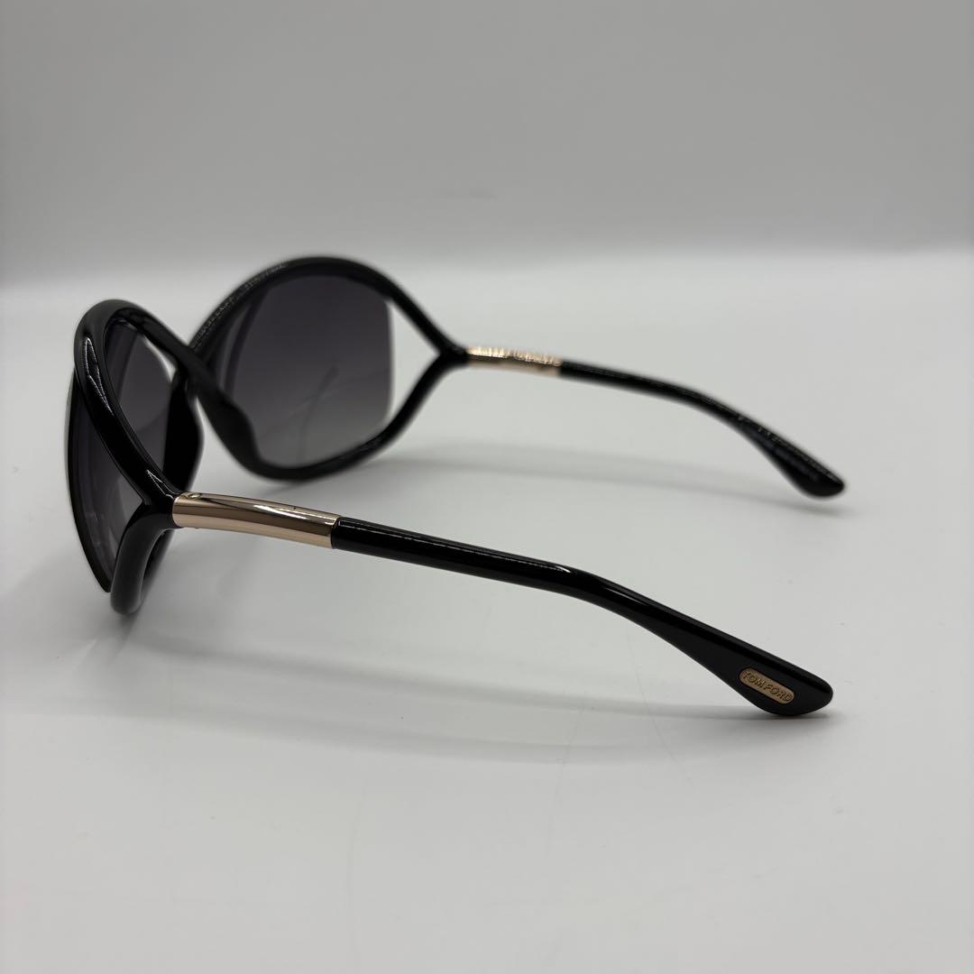 TOM FORD ブラックサングラス ケース付き