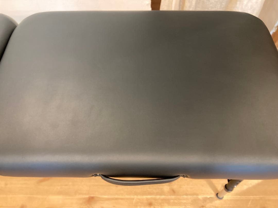 【美品】フォンタナ マッサージベッド クアトロ25 アームレスト付き