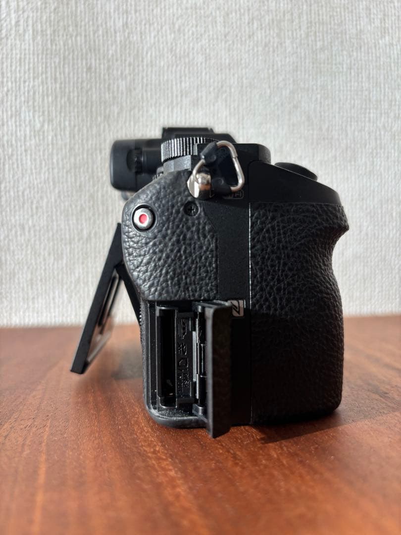 SONY α7 II ミラーレス一眼 バッテリー2個、レリーズ付