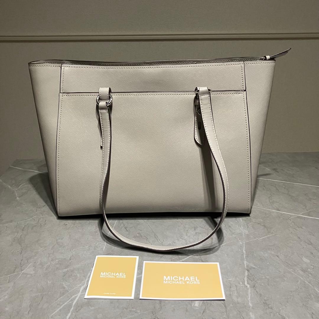 MICHAEL KORS トップジップ マルチファンクショントート パールグレー