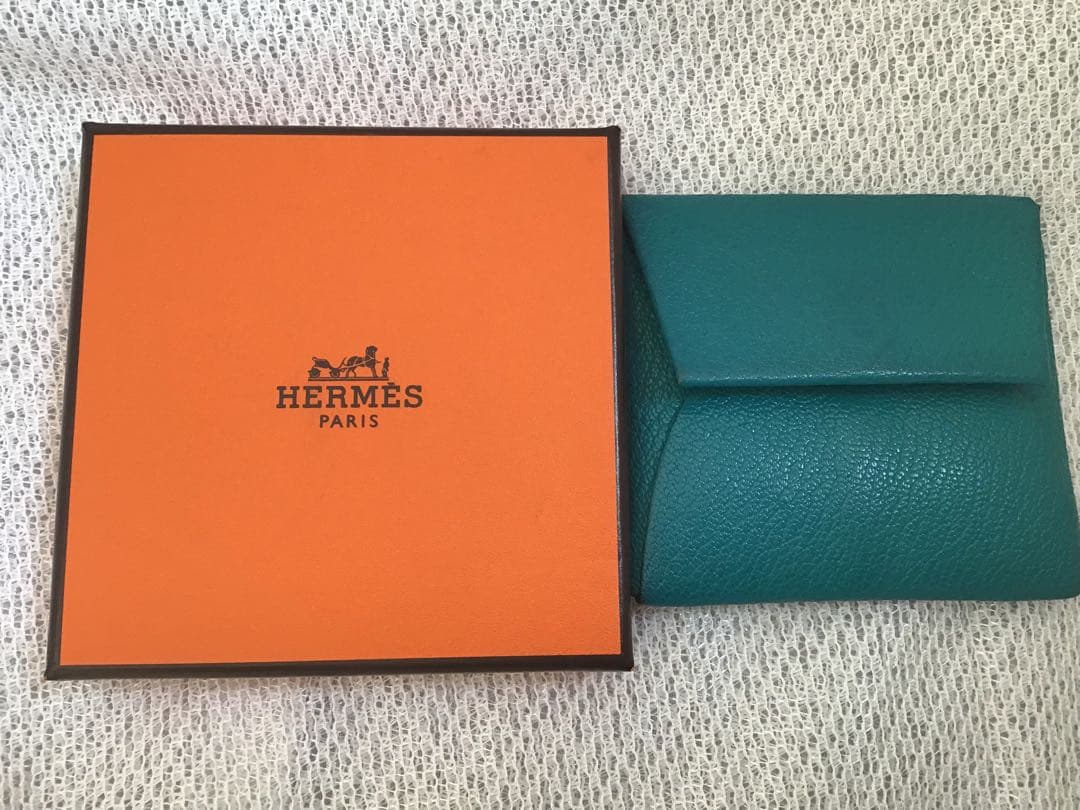 HERMES バスティア緑 レザー ケース小銭入れメンズも