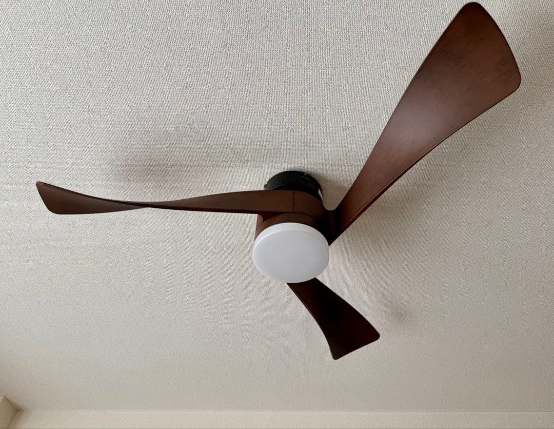 【24年購入】LOWYA シーリングファンライト 3枚羽根 ブラックウォルナット