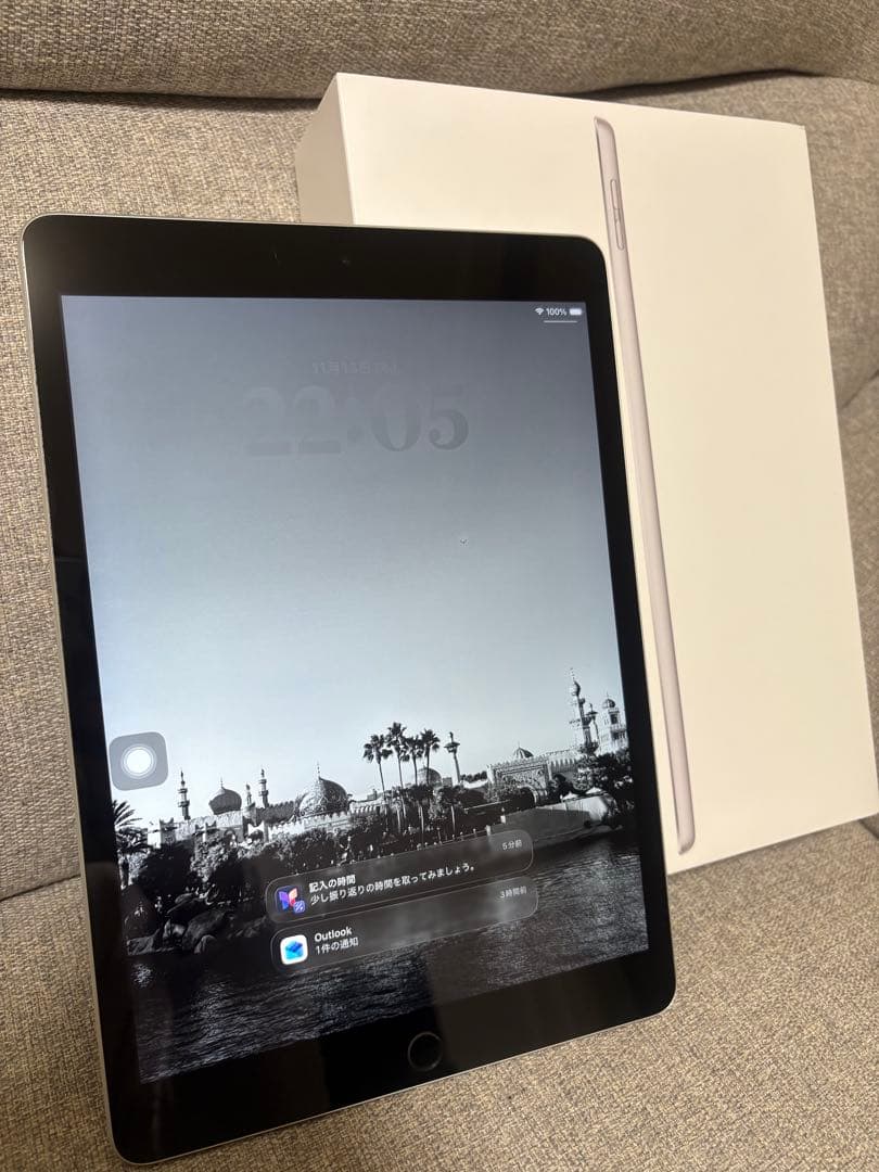 B*e様 美品 最終お値下げ　Apple iPad第9世代 256GB 純正キー