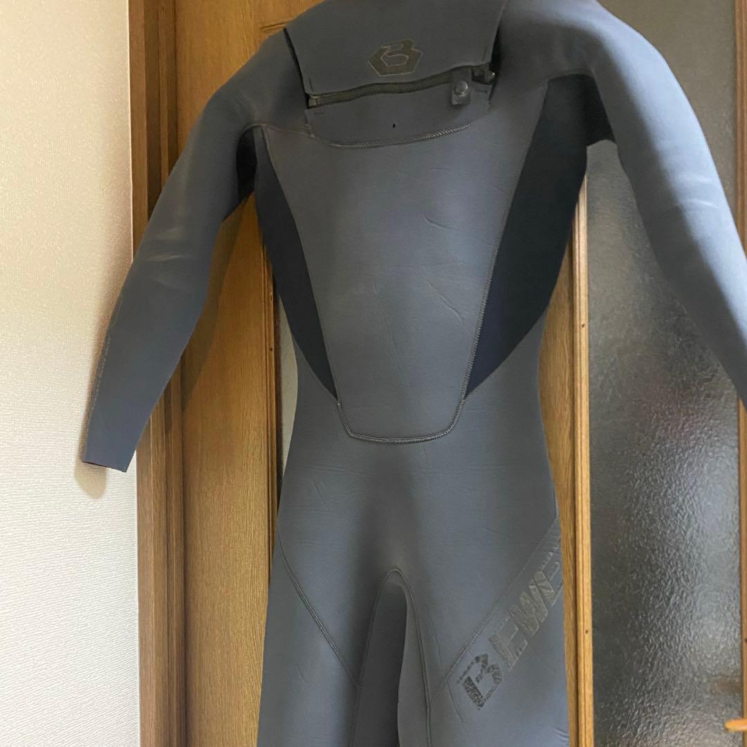 BEWET3/2mmジャーフル MLサイズ チェストジップ