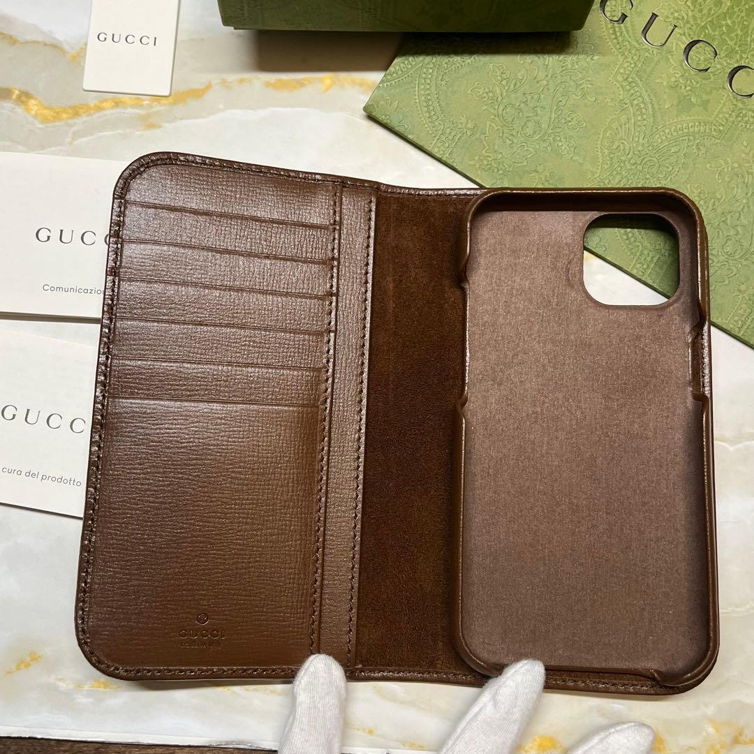 【新品未使用】GUCCI スマホケース iPhone15 手帳型　06