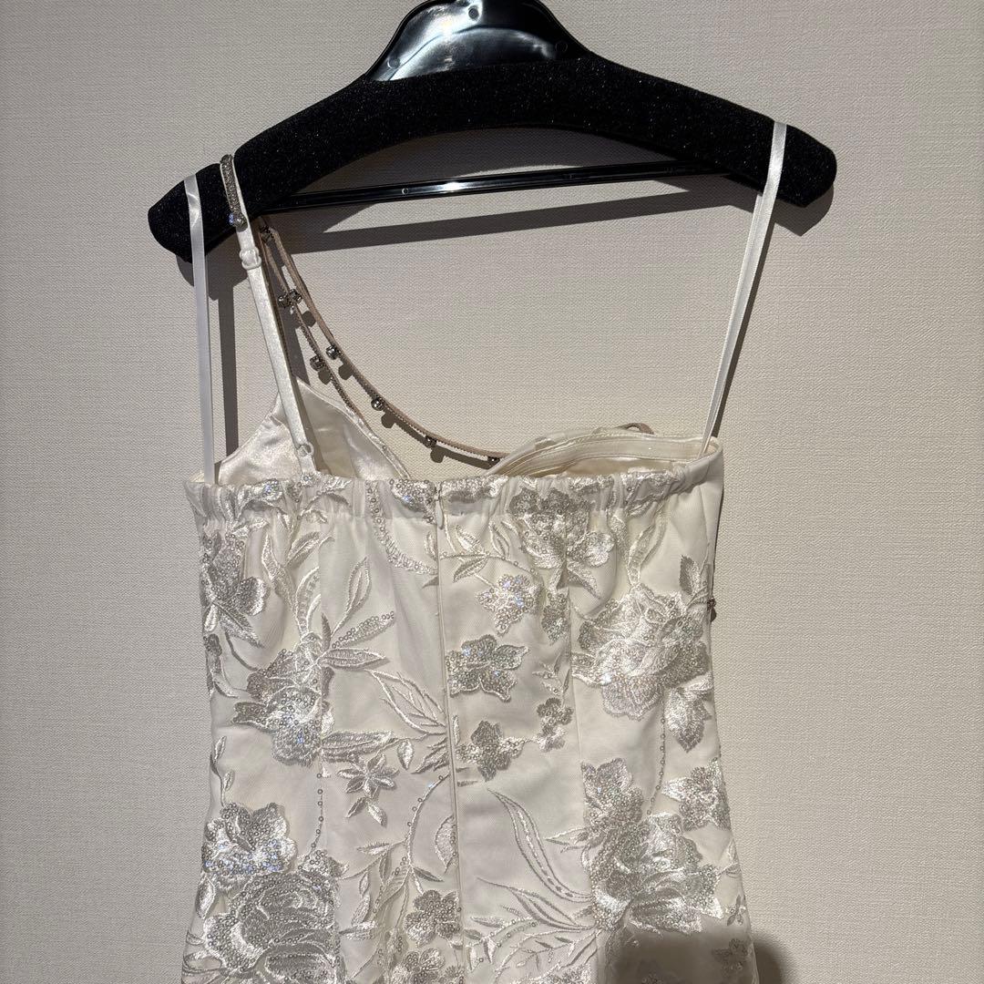 glossy アシンメトリービジューラインレースタイトミニドレス