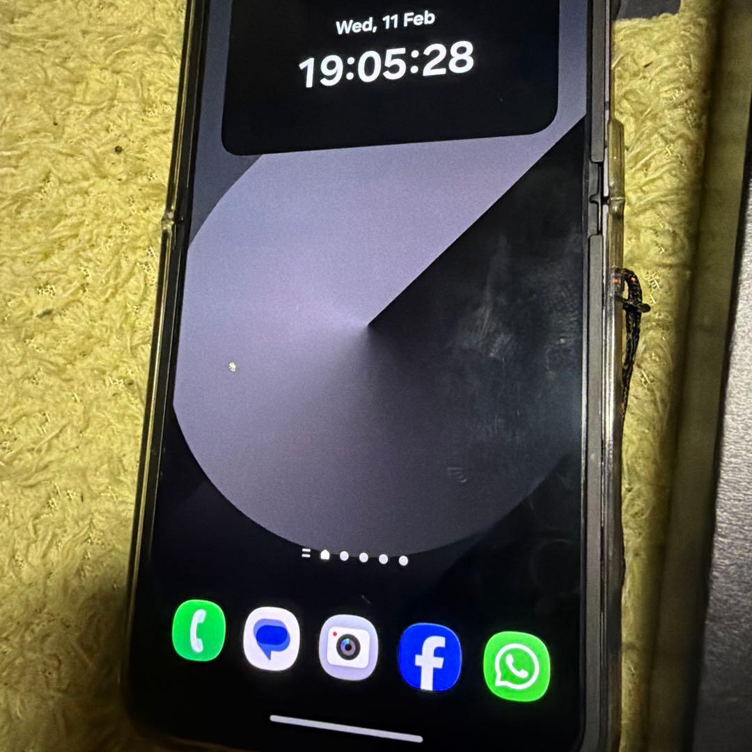 国内版 Galaxy flip6 本体 限定カラー 保護ケース付