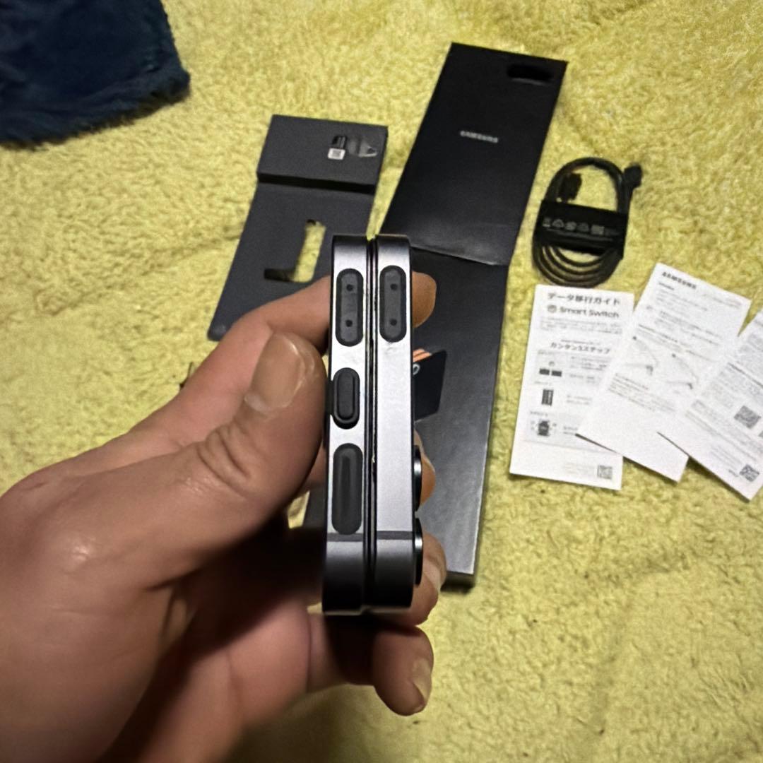 国内版 Galaxy flip6 本体 限定カラー 保護ケース付