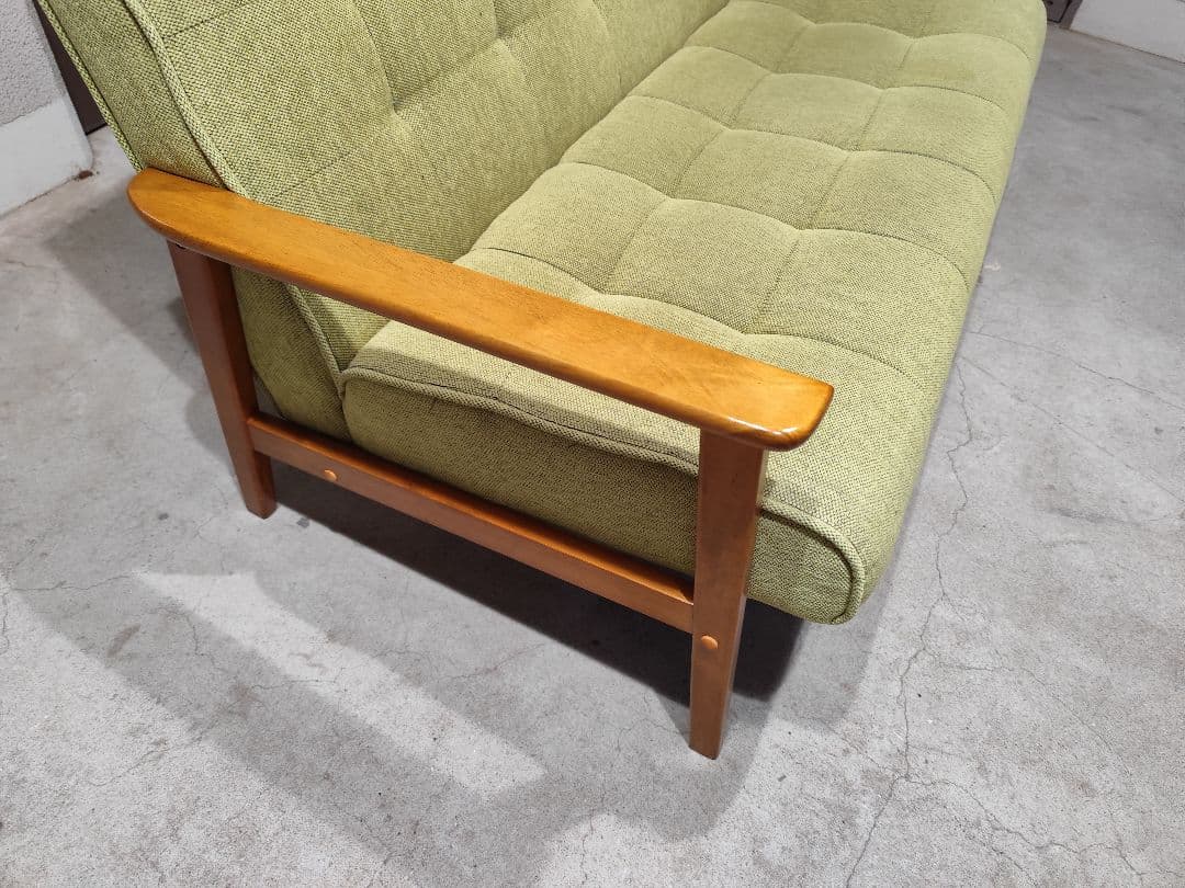 ミッドセンチュリー風 緑色ソファ
