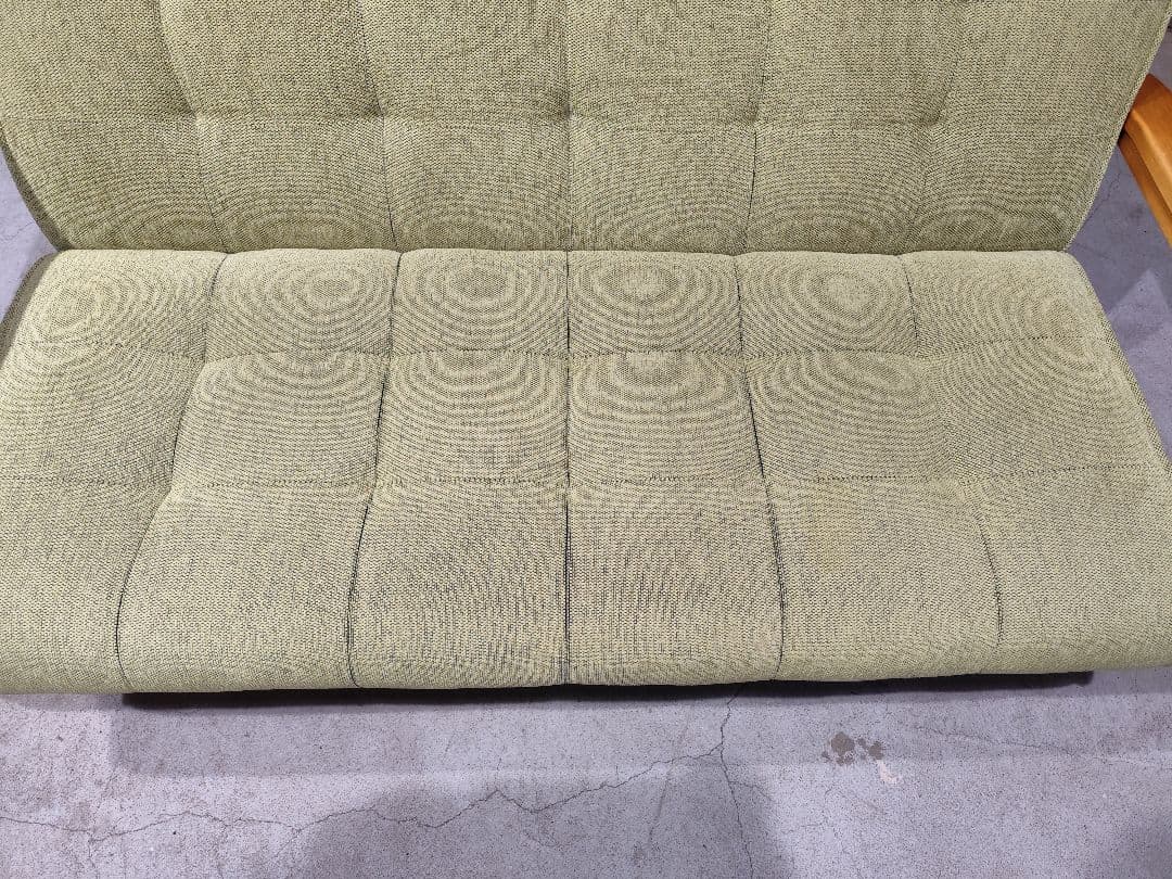 ミッドセンチュリー風 緑色ソファ