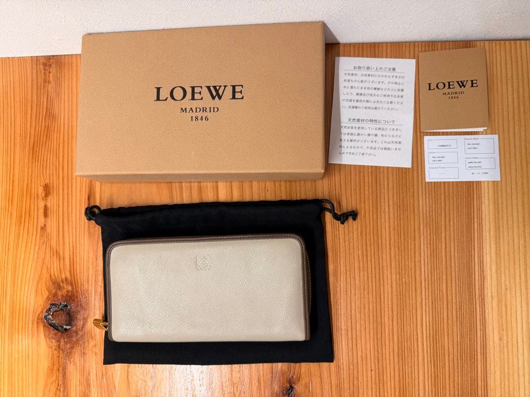 【極美品】LOEWE ロエベ AMAZONA アマソナ ラウンドファスナー