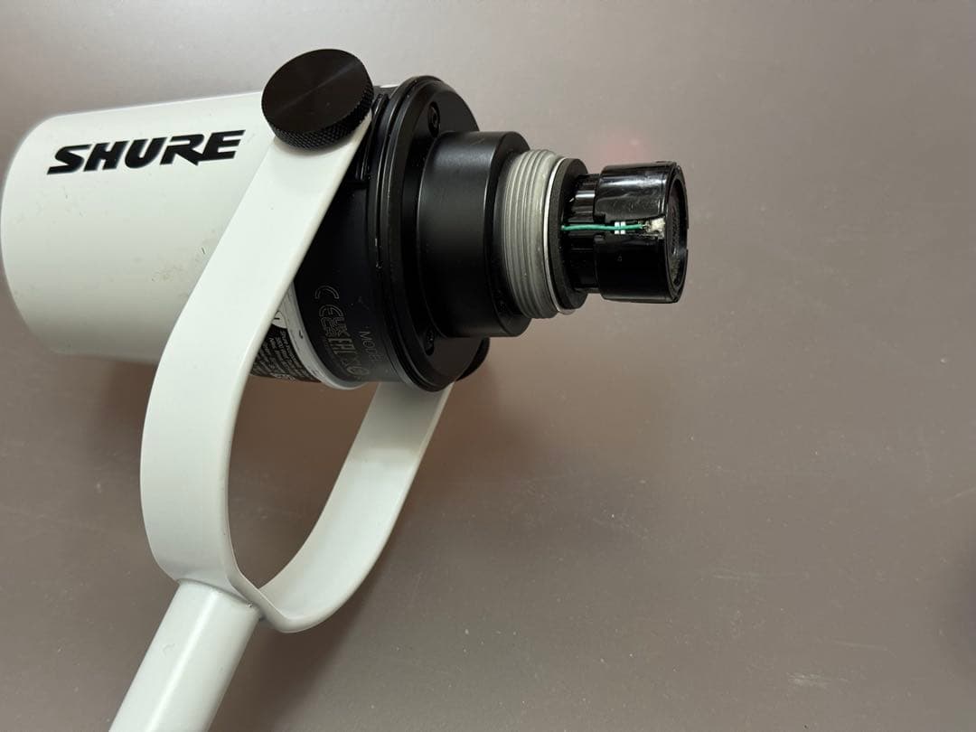 SHURE MV7+ ダイナミックマイク ホワイト