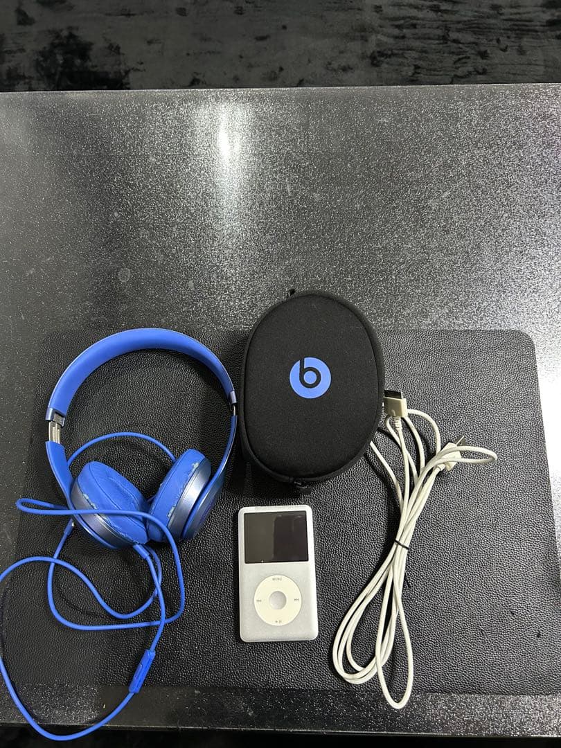 Apple iPod Classic 160GB + Beatsヘッドフォン