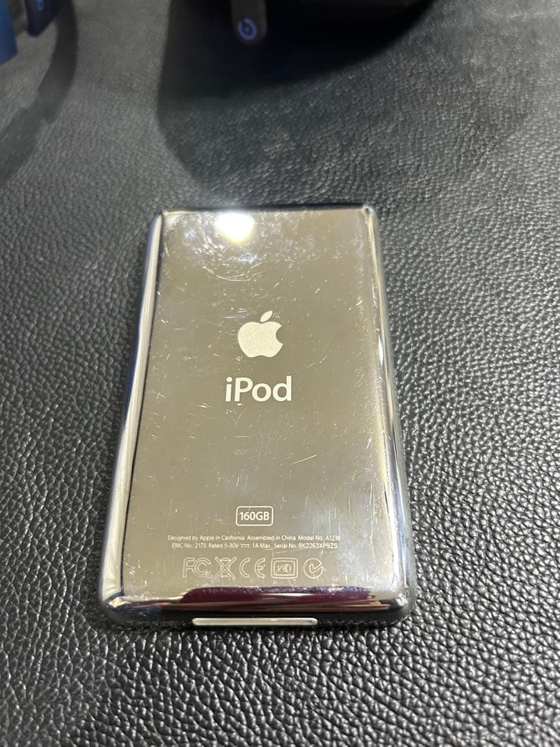 Apple iPod Classic 160GB + Beatsヘッドフォン