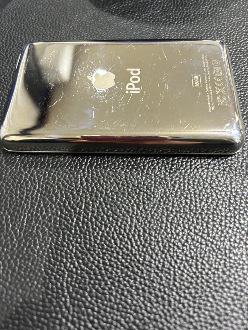 Apple iPod Classic 160GB + Beatsヘッドフォン